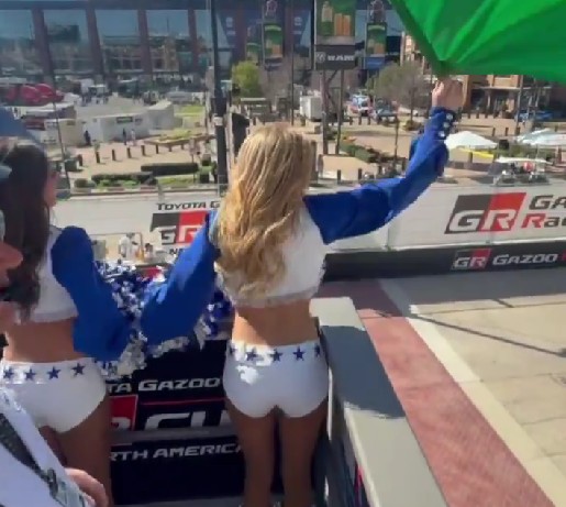 Cowboys Cheerleaders Set the Tone Early