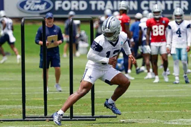 Caleb Downs in a practice drill Caleb Downs Cowboys role practice drill training camp